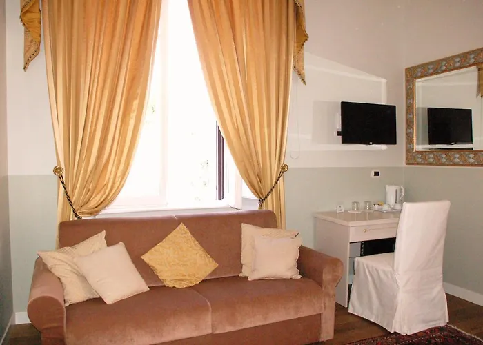 Gasthuis Charme Holidays Colosseum 4*